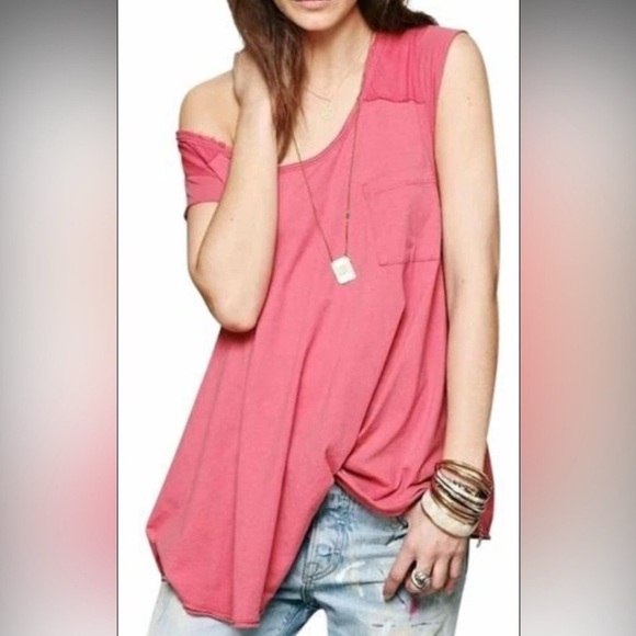 We The Free Tops - WE THE FREE PEOPLE ROUND THE WORLD OVERSIZED TEE SHIRT TANK TOP  Size M